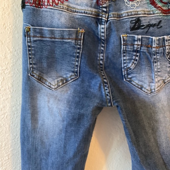 DESIGUAL Jeans. Say Something Nice Sz 26. Preloved. Stretch. Embroidery. - Picture 5 of 13